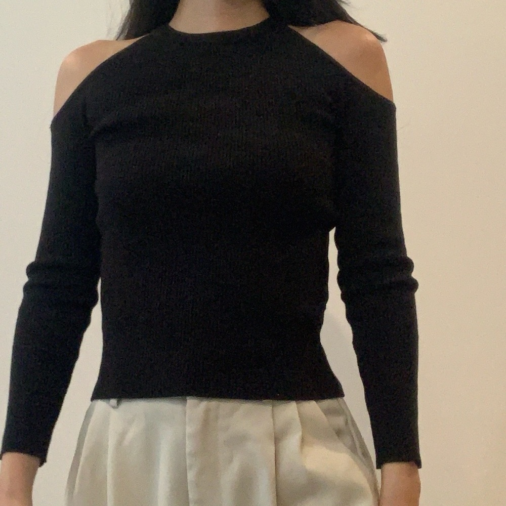 H&M black shoulder cut out top, Size XS